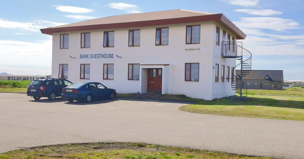 Bank Guesthouse By Kef Airport Кефлавик Экстерьер фото